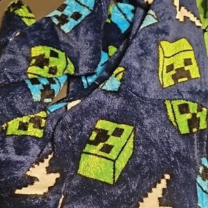 Boys Minecraft robe size 10